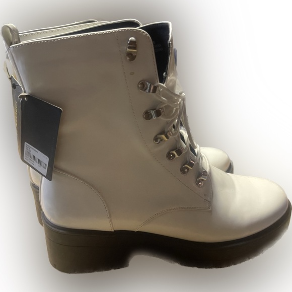 FOREVER 21 WOMENS BOOTS WHITE PATENT LEATHER - Picture 3 of 4